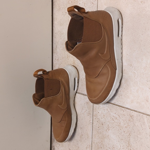 Nike Air Max THEA Mid Leather Sneaker/Boots - Picture 4 of 7